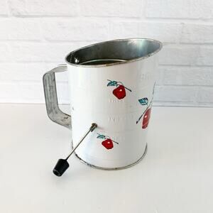 Vintage Bromwell's 3 Cup Flour Sifter Red Apple Design White Wood Knob Grandma
